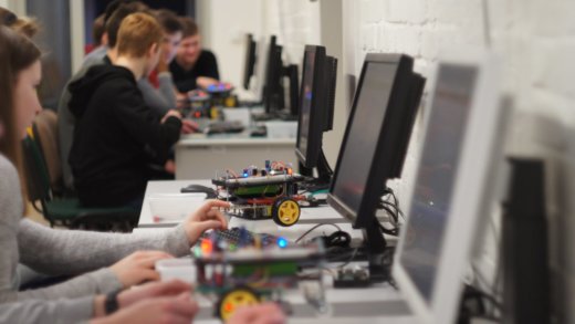 Wydział Informatyki Zachodniopomorskiego Uniwersytetu Technologicznego w Szczecinie doceniony przez Polską Komisję Akredytacyjną.