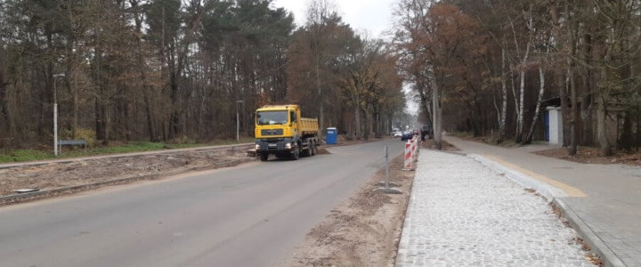 Świnoujście. Ulica Wojska Polskiego. Dziś zaczynają kłaść ostatnią warstwę asfaltu.