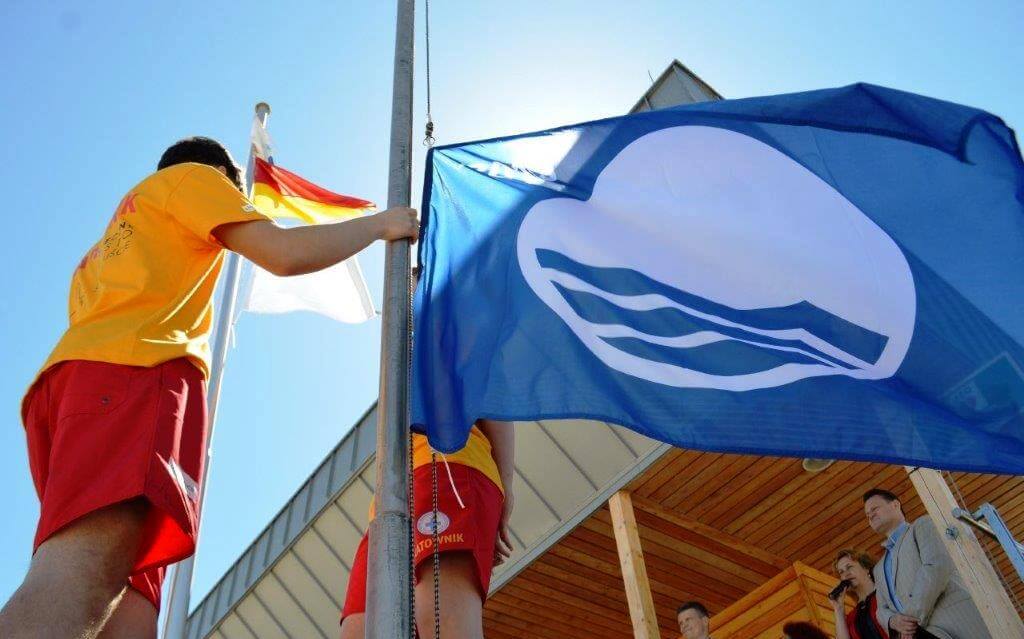 Świnoujście. Błękitna flaga znów nad kąpieliskami i mariną.