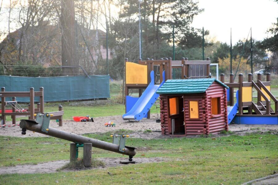 Świnoujście Przytór. Szczecińska spółka wybuduje plac zabaw przy szkole.