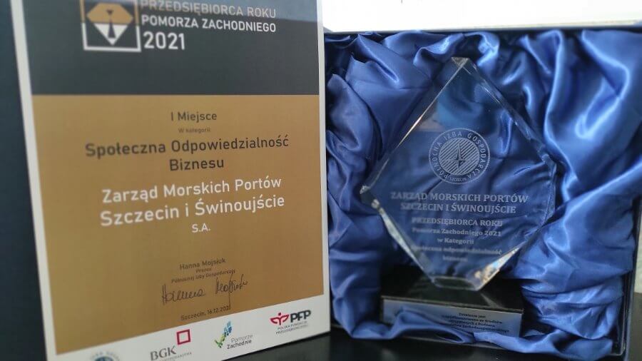 Zarząd Morskich Portów Szczecin i Świnoujście SA z wyróżnieniem Społecznej Odpowiedzialności Biznesu 2021.