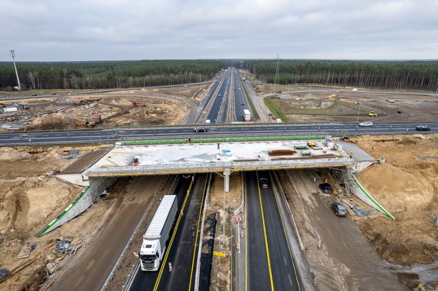 Na węźle Szczecin Kijewo jedziemy jedną jezdnią autostrady A6.