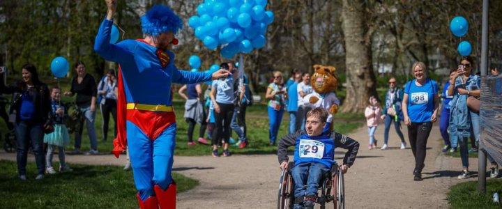 Bieg integracyjny Blue Run, zorganizowany w ramach miesiąca świadomości autyzmu.