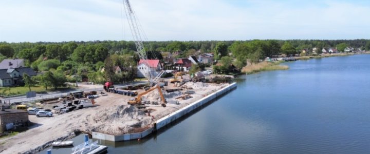 Świnoujście. Karsibór z drona. Zobacz, jak powstaje nowa przystań dla rybaków.