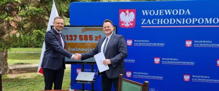 Podpisano umowę z Wojewodą Zachodniopomorskim na wsparcie w ramach programu Opieka 75+.