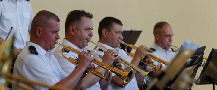 Świnoujście. ORKIESTRA WOJSKOWA NA ZAKOŃCZENIE SEZONU.