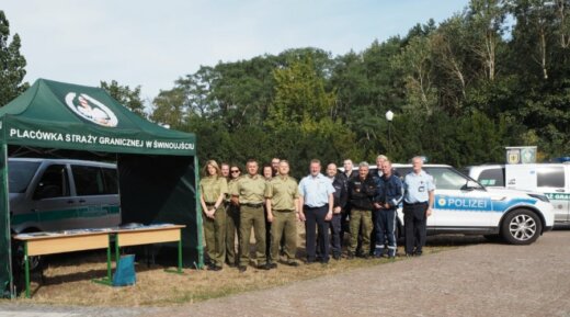 Świnoujście. Przy muzyce opowiadali o rekrutacji.