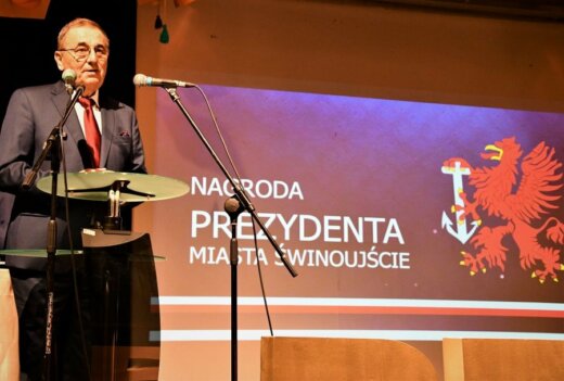 Prezydent Świnoujścia Janusz Żmurkiewicz inwestycji w wiedzę.