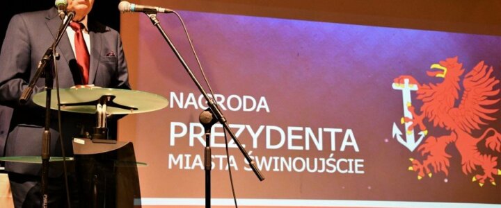 Prezydent Świnoujścia Janusz Żmurkiewicz inwestycji w wiedzę.