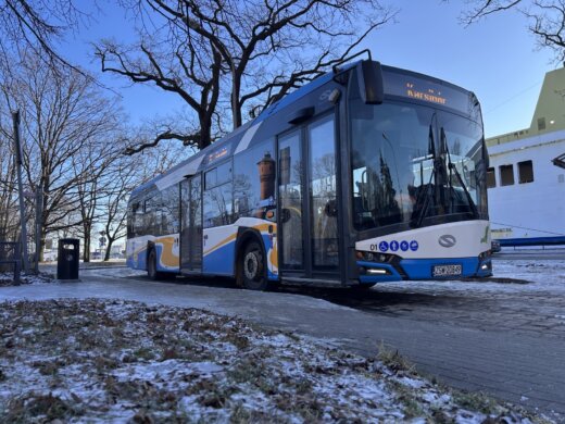 zima_autobus_poczekalnia