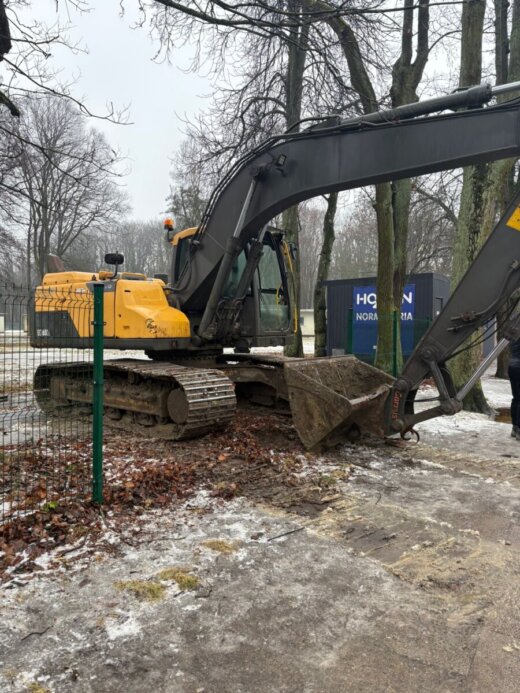 f5468feb-fdc3-4472-842e-7f858f16a3d2