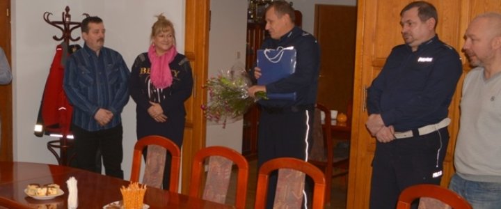 Pożegnali się z policyjnym mundurem po ponad 30 latach służby