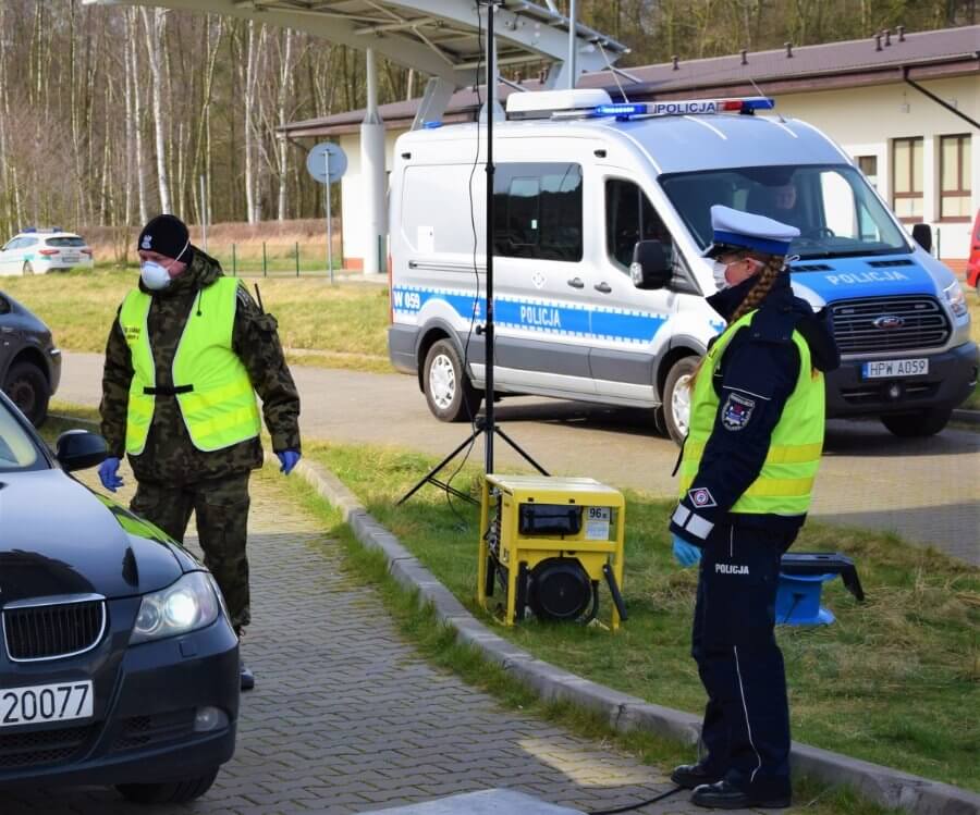 Świnoujście. SŁUŻBY RAMIĘ W RAMIĘ PRZECIWKO SARS COV-2.