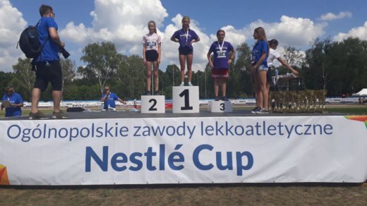 Świnoujście. Oliwia Wolanin i Matylda Piotrowska z brązowymi medalami z Ogólnopolskiego Finału „Nestle Cup”.
