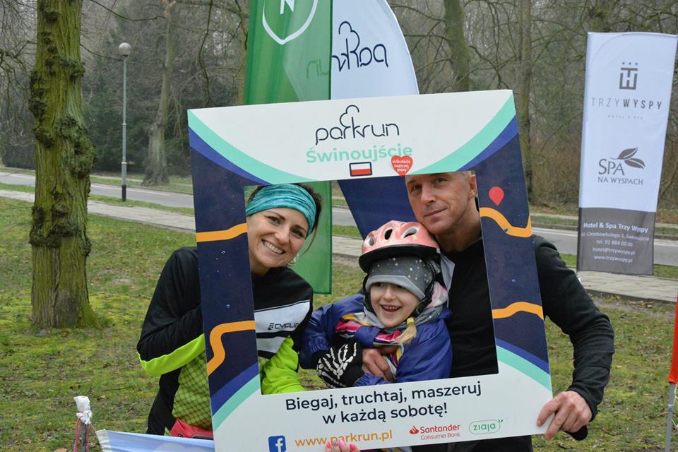 Świnoujście. Wiosenny parkrun z biegowymi zającami