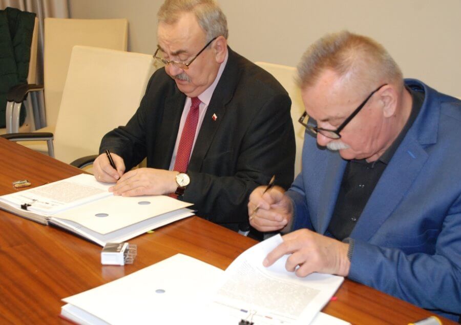 Umowa z wykonawcą nowego parkingu dla ciężarówek w Świnoujściu podpisana.