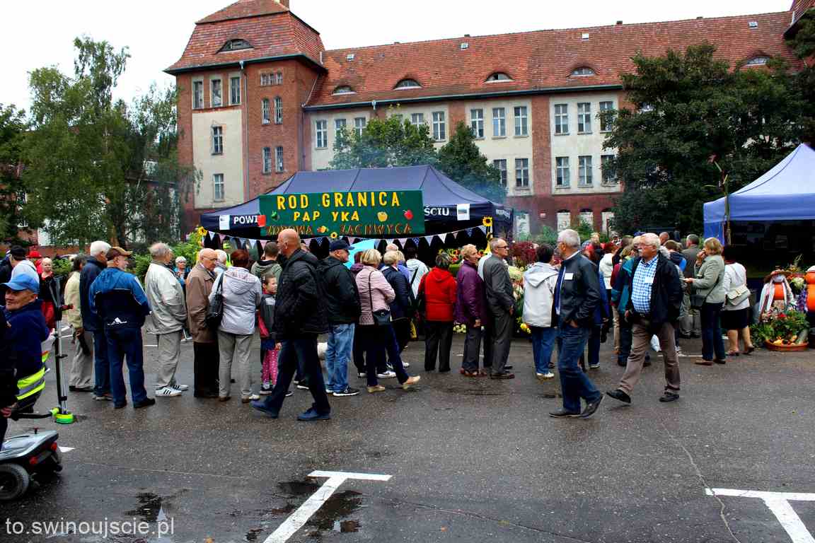 Dożynki na Placu Mickiewicza w Świnoujściu.