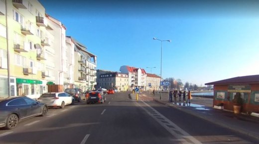 Świnoujście. Uwaga. Zamknięta część chodnika i ścieżki.