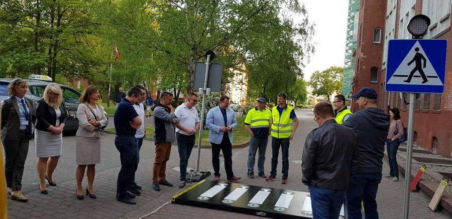 Świnoujście. Aktywne przejścia dla pieszych.