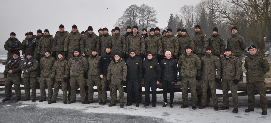 Zimowe szkolenie nurków Marynarki Wojennej