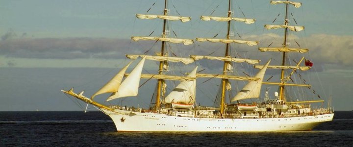 Dar Młodziezy fot_Maciej_Stobierski