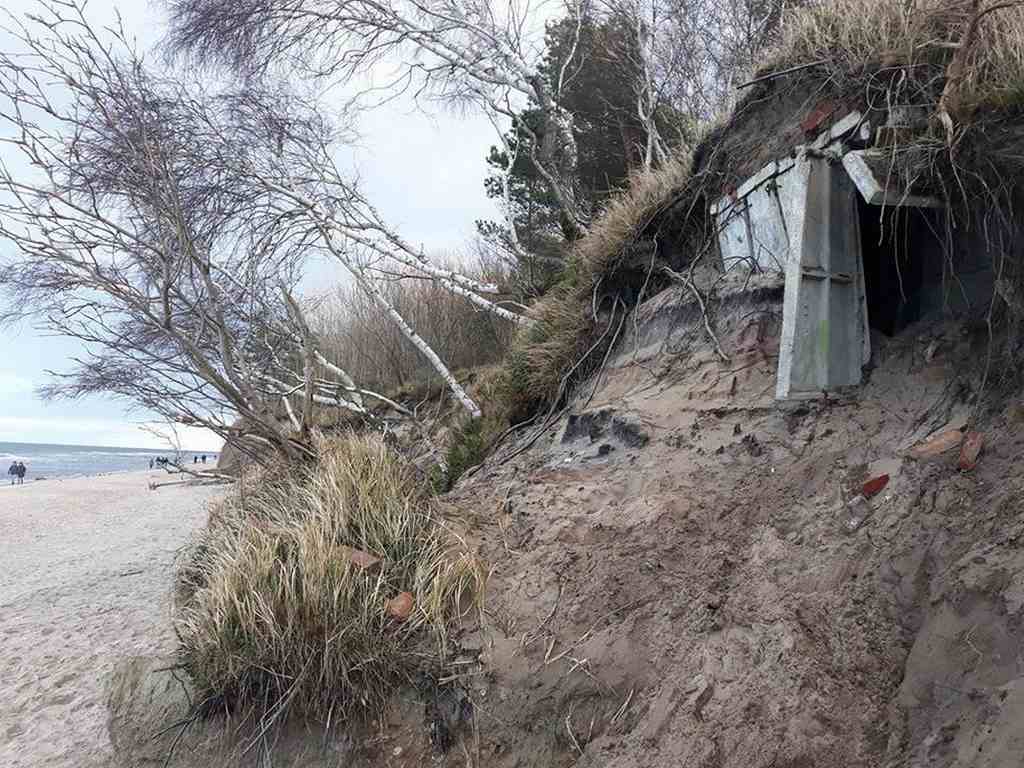 Sztormy odsłoniły zimnowojenne bunkry na bałtyckiej plaży