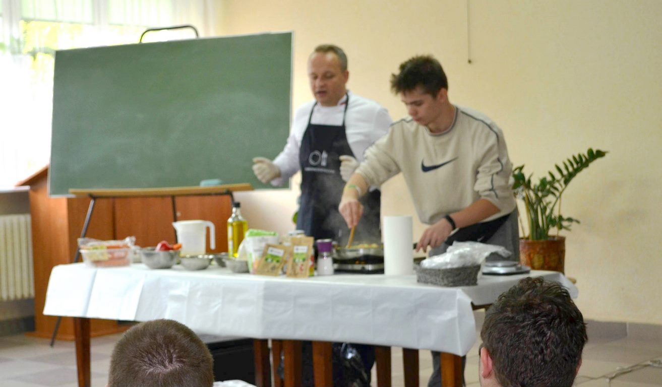 Pokaz kulinarny uczniów Centrum Edukacji Zawodowej i Turystyki