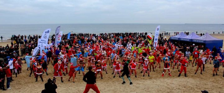 W dniu 4 grudnia 2016 r. na świnoujskiej plaży odbyła się już III Inwazja Morsujących Mikołajów, która to przyciągnęła do Świnoujścia uczestników z całego kraju i z za granicy, mieszkańców i turystów.