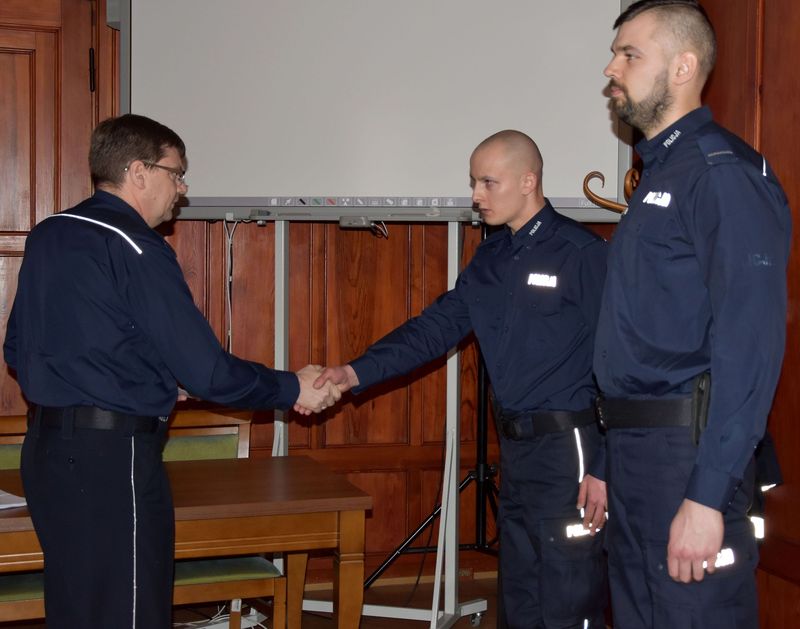 Szef zachodniopomorskiego garnizonu nagrodził wyróżnionych policjantów