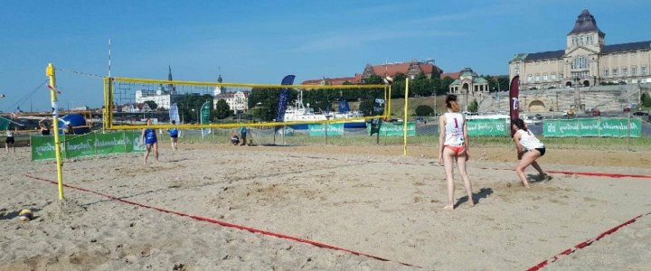 Trwają mistrzostwa akademickie w siatkówce plażowej