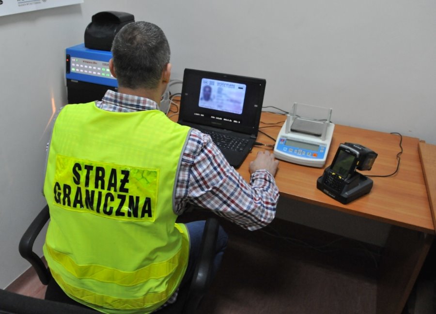Świnoujście. Miał trafić do więzienia, więc chciał zmienić tożsamość