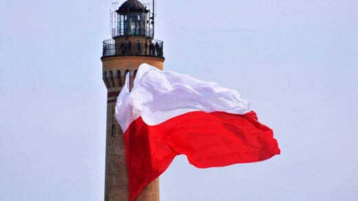 Świnoujście: Flaga państwowa zawiśnie w niedzielę na latarni morskiej.