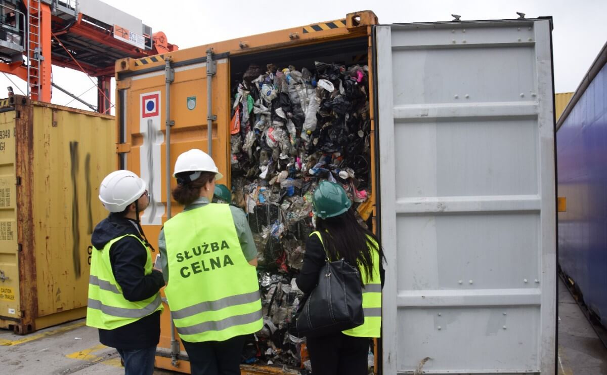 Ponad 1 000 t śmieci z Wielkiej Brytanii trafiło do Polski
